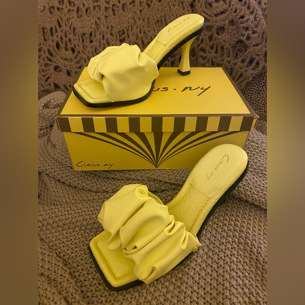 Sam Edelman Circus NYC Slade Mules 8.5 NEW Acid Yellow